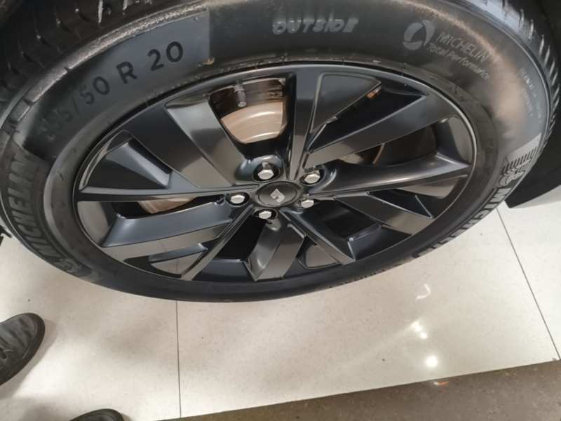 Used Li Auto L8 2023 Pro Model — 22