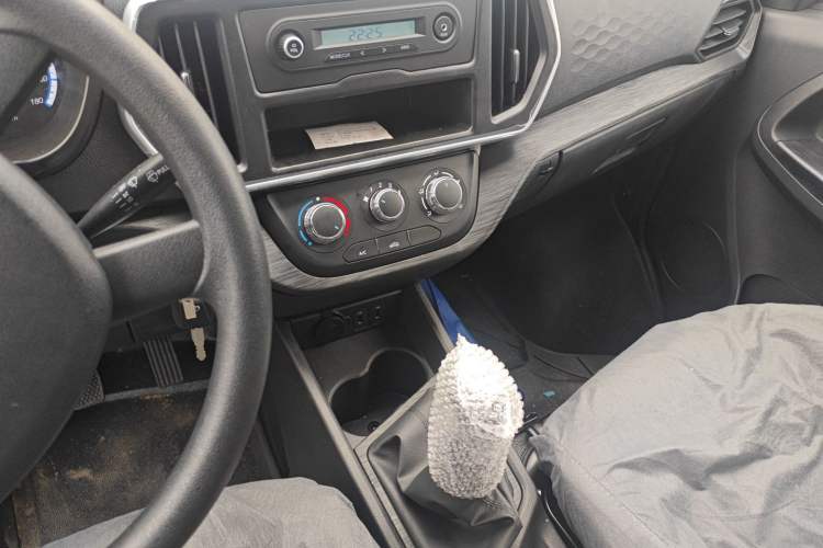 Used CHANGAN KAICHENG Ruixing M80 2021 1.6L Comfort Version 2-Seater Single-Steaming Air-Conditioned China VI Standard Flat Roof with Lift-Up Rear Door DAM16KR Audio And AC Panel