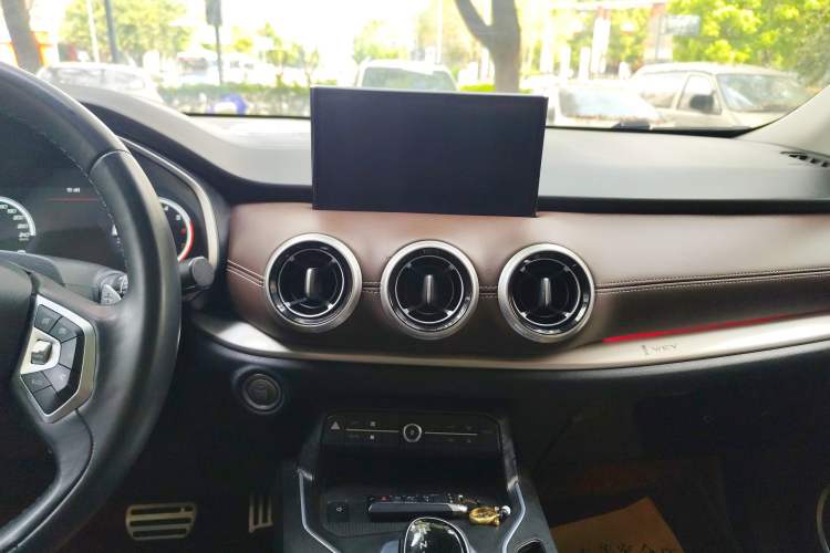 Used Wey VV6 2018 2.0T Two-Wheel-Drive Ultra-Luxury Version China V Standard
