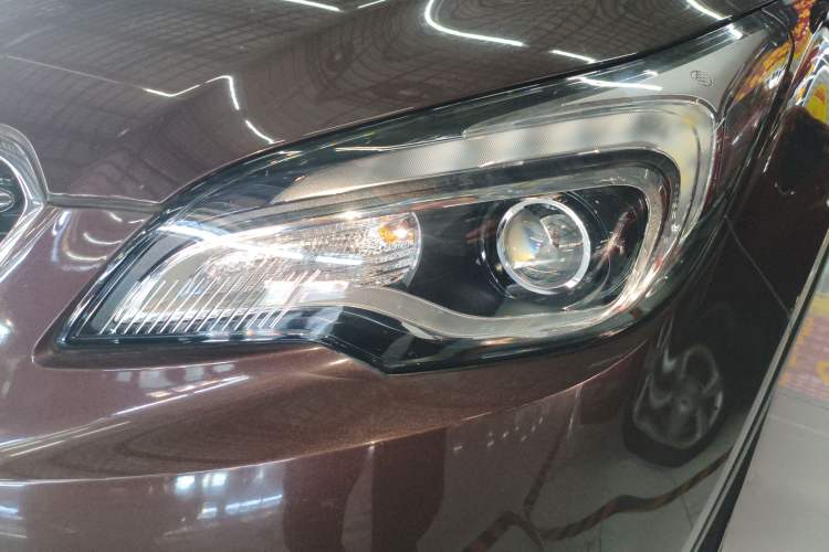 Used Buick Envision 2018 20T Two-Wheel-Drive Elite Model Left Front Headlight