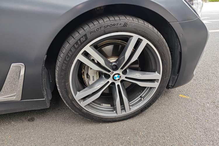 Used BMW 7 Series 2018 740Li xDrive Luxury Edition M Sport Package Black Flame Version
