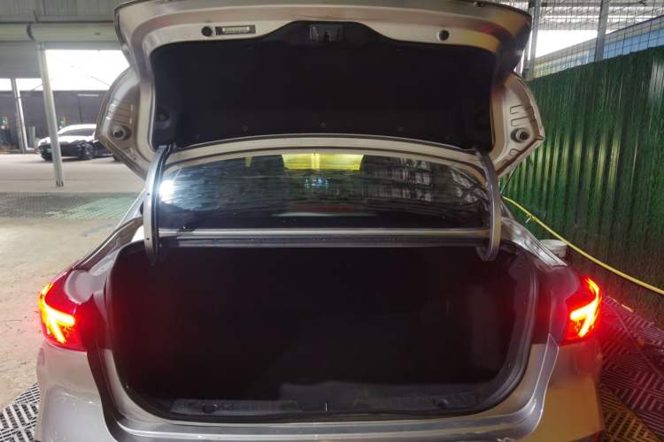 Used CHANGAN Eado 2020 PLUS 1.6L GDI Manual Luxury Model
