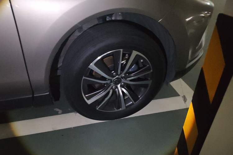 Used Toyota Harrier 2023 Dual-Engine 2.5L CVT Two-Wheel Drive Luxury Edition Right Front Wheel Hub