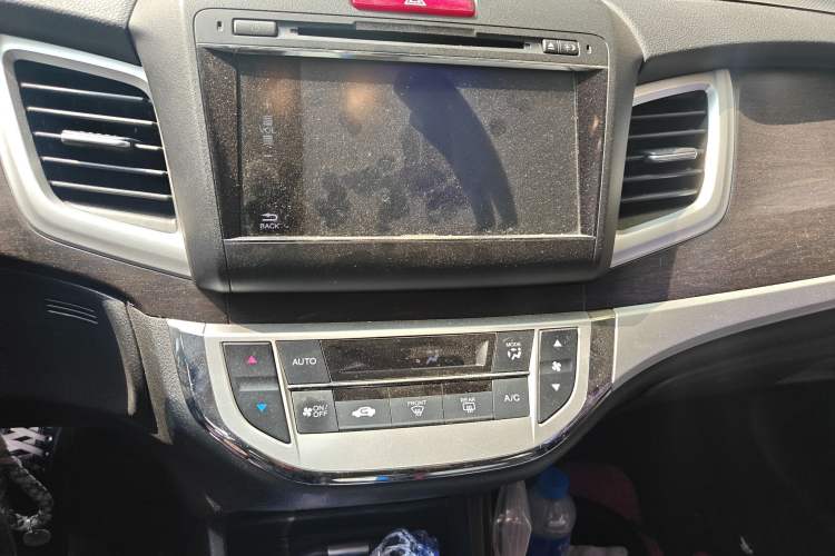 Used Honda Jade 2013 1.8L automatic Comfort version 5 seats