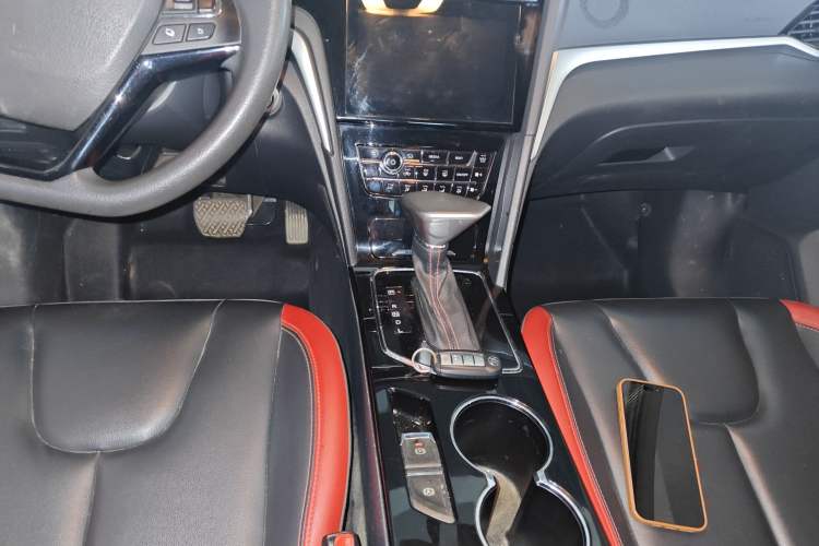 Used Venucia D60 2019 100 000 Honor 1.6L XL CVT Chenku Edition China VI Standard
