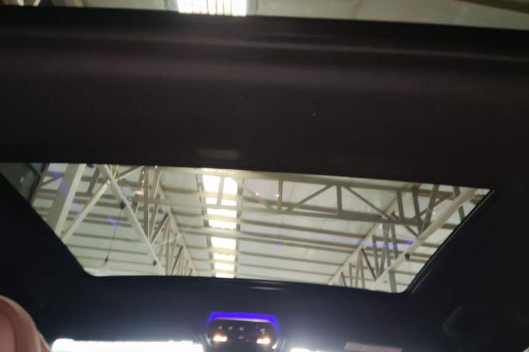 Used Mercedes-Benz E-Class 2025 Facelift E 300 L Fashion Edition Headliner