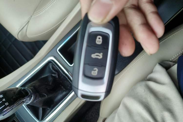 Used Geely Auto Emgrand 2017 Sedan Million Edition 1.5L Manual Luxury Model