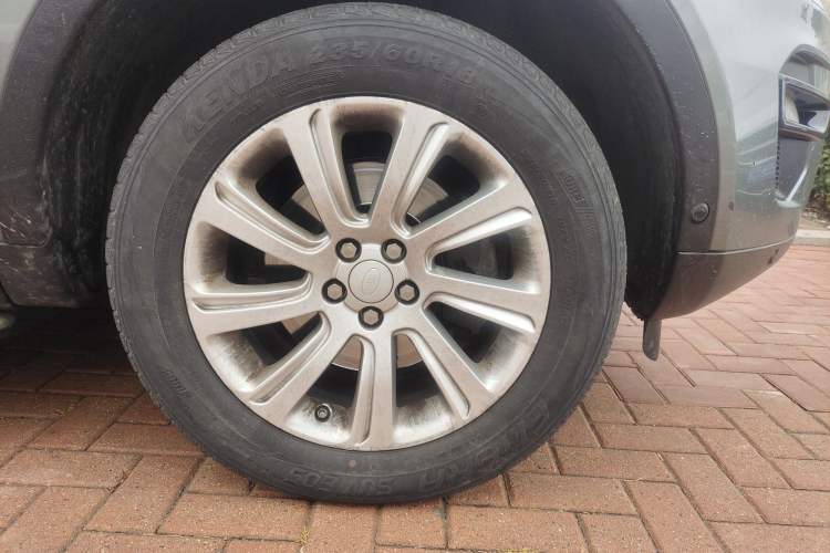 Used Land Rover Discovery Sport 2018 240 PS SE Version
