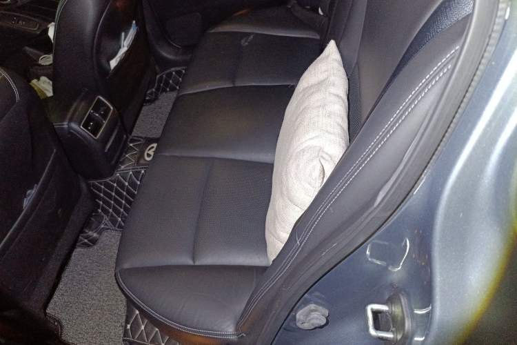 Used Infiniti Q50L 2016 2.0T Enjoyment Edition Left Rear Seat