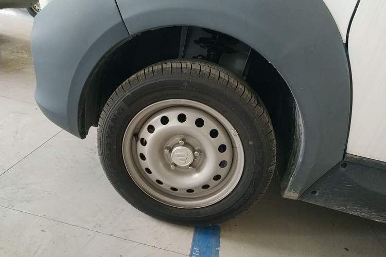 Used Foton Intelligent Blue Elf E7 2024 Facelifted All-Electric Van Flat Roof 2 Seats Evey Lithium Energy 41.86 kWh