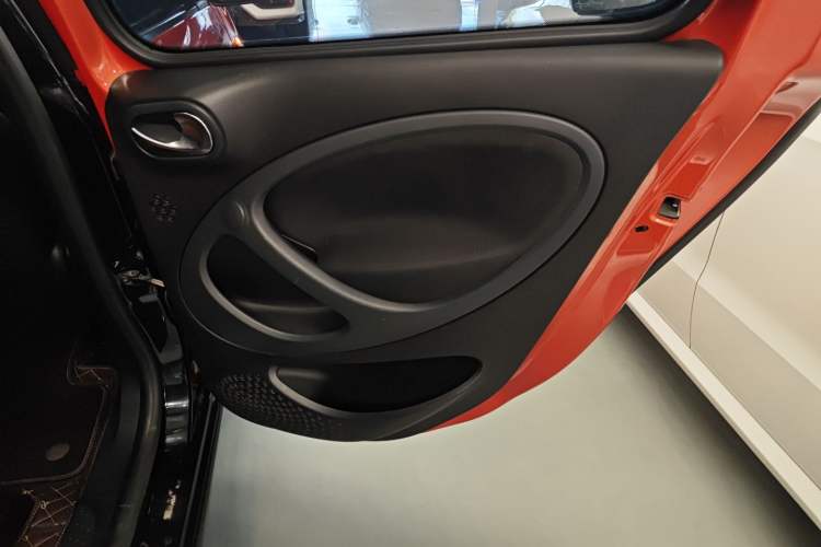 Used smart forfour 2016 1.0L 52 kW Passion Edition
