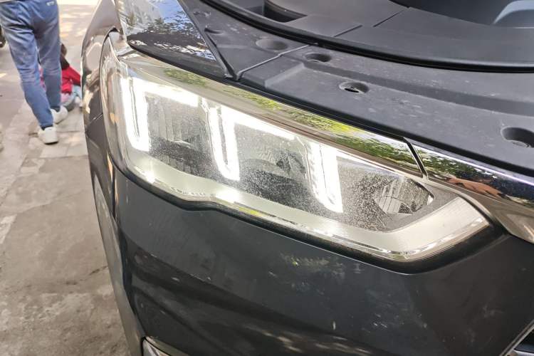 Used BYD Song Pro New Energy 2019 DM 1.5T Four-Wheel Drive Performance Edition Flagship Model Right Front Headlight