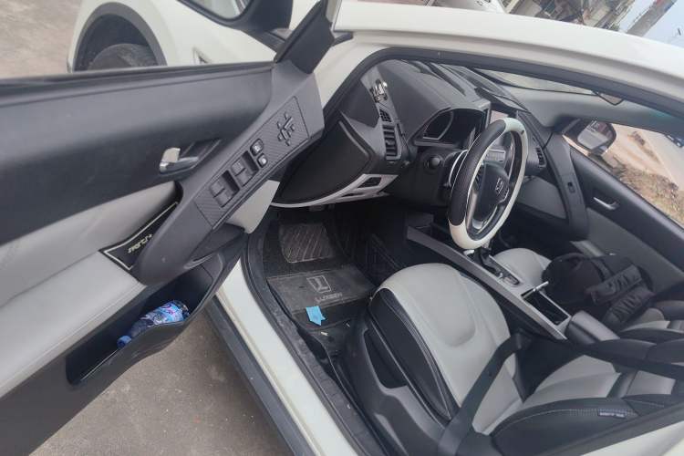 Used Luxgen U6 SUV 2014 2.0T ZhiZun Model