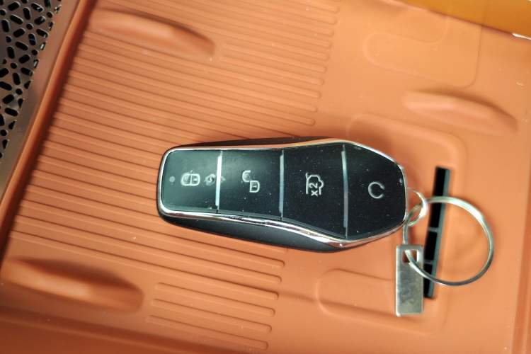 Used BYD Tang L 2025 EV 600KM All-Wheel-Drive LiDAR Flagship Model