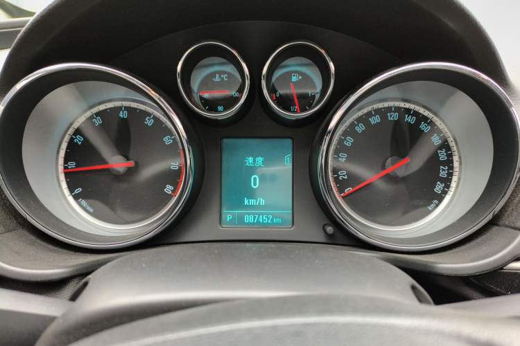 Used Buick Regal 2015 1.6T Leading Technology Model Instrument Cluster