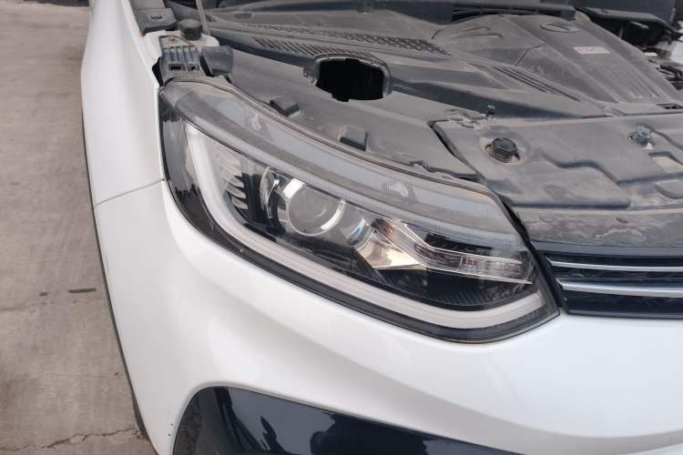 Used Soueast DX5 2019 1.5L Manual Luxury Version Right Front Headlight