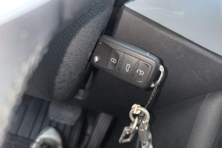 Used Volkswagen Beetle 2015 180TSI model Vehicle Key