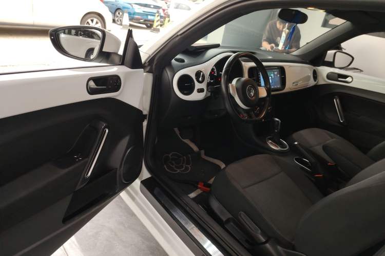 Used Volkswagen Beetle 2014 1.4TSI Fashion Edition Driver Seat