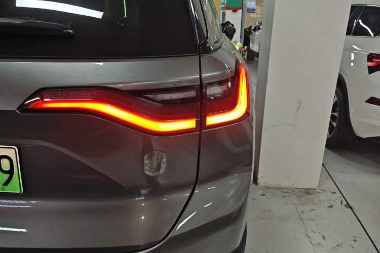 Used Nio ES8 2018 355 km Base Version 7-Seater Edition