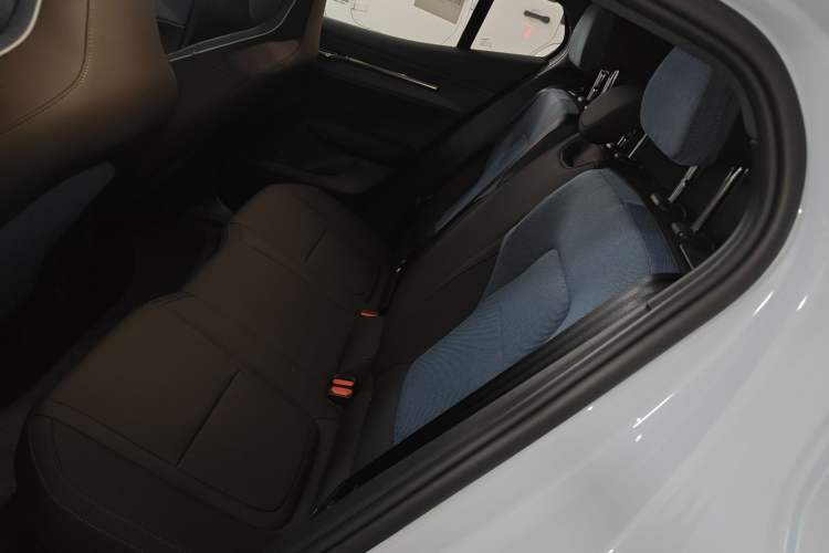 Used Volvo EX30 2025 Rear-Drive Long-Range Plus Model