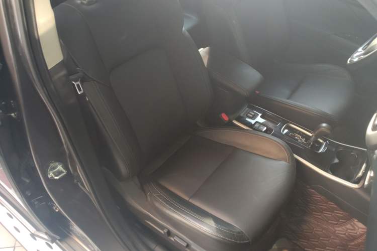 Used Mitsubishi Outlander 2019 2.0L Two-Wheel Drive Comfort Edition 7-Seater China VI Standard