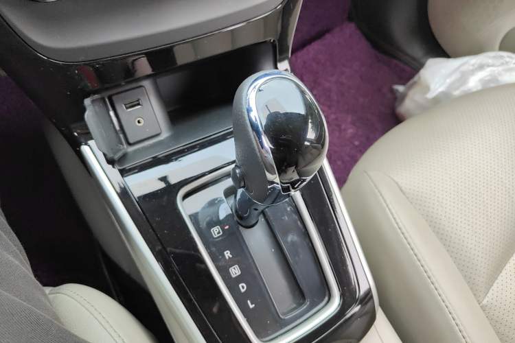 Used Nissan Sylphy 2016 1.6 XL CVT Deluxe Edition Gear Lever