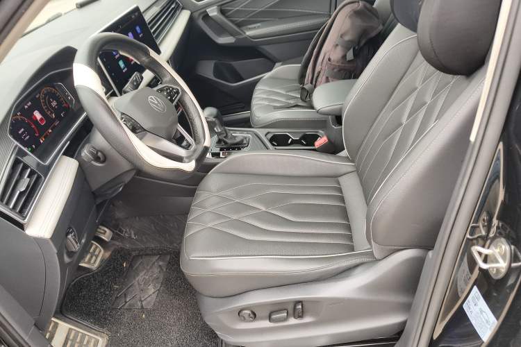 Used Volkswagen Tiguan L 2022 330TSI Automatic Two-Wheel Drive R-Line Enhanced Edition
