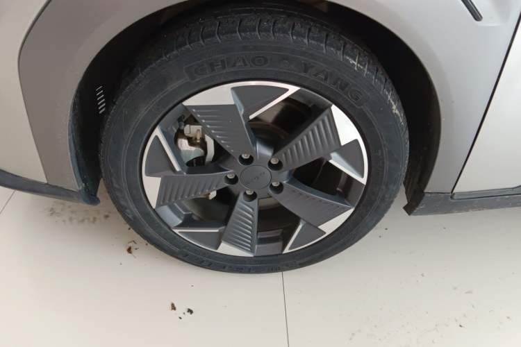 Used AION Y 2022 70 Intelligent Edition Lithium Iron Phosphate Left Front Wheel Hub