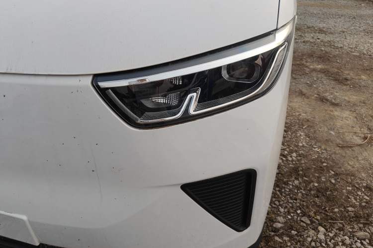 Used Wuling Yangguang 2024 300KM Comfort Version Passenger Van 75kW
