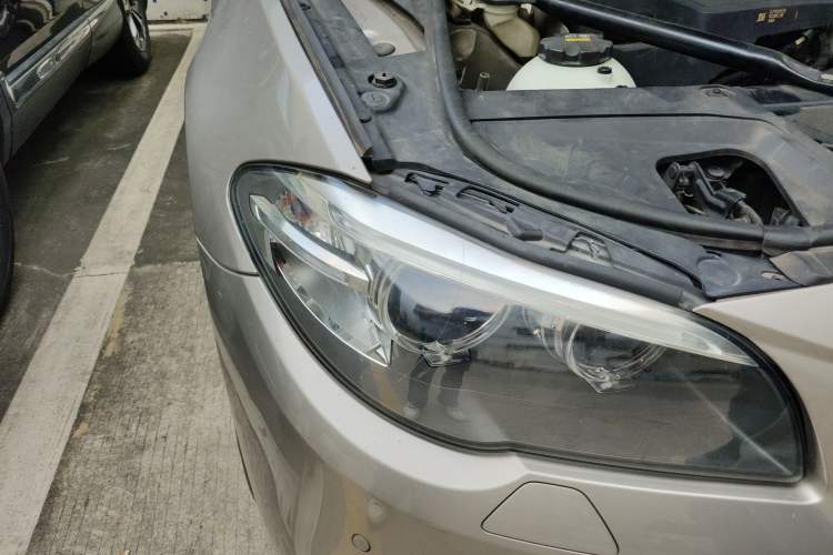 Used BMW 5 Series 2014 525Li Luxury Design Package Right Front Headlight