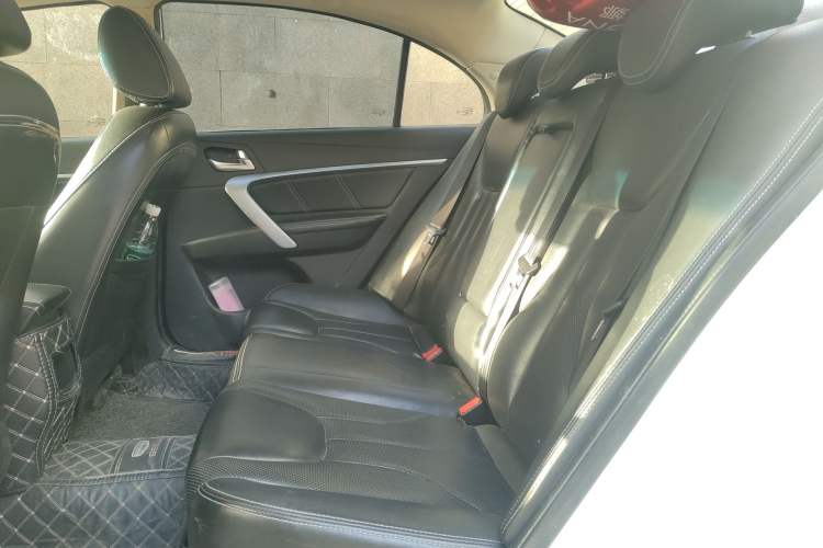 Used Geely Auto Emgrand 2016 Sedan 1.5L CVT Upward Version
