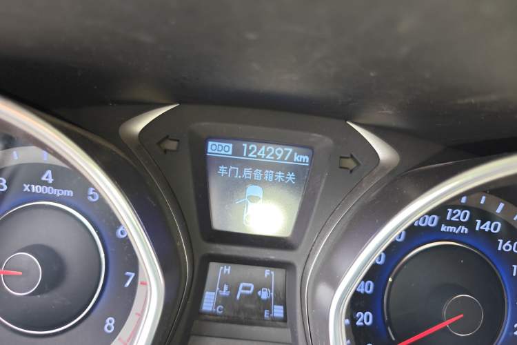 Used Hyundai Elantra (5th Generation / Langdong) 2015 1.6L Automatic Leading Model