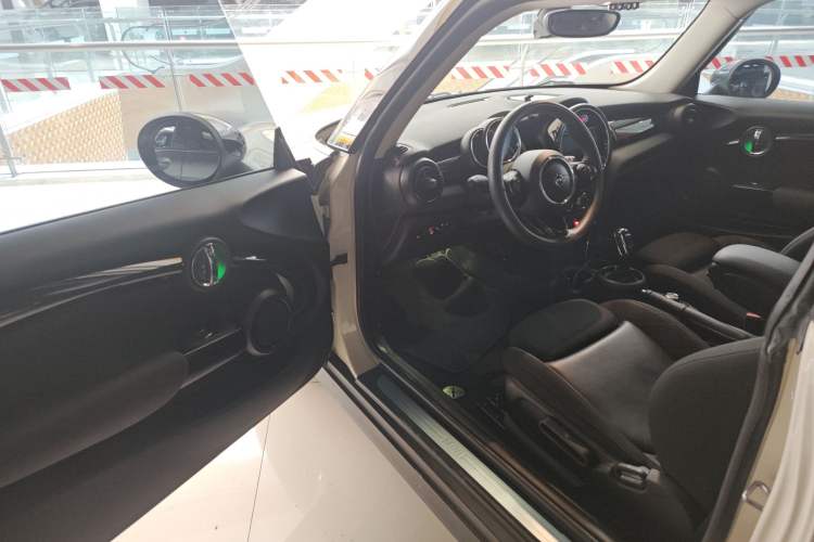 Used MINI 2018 1.5T COOPER Classic Edition