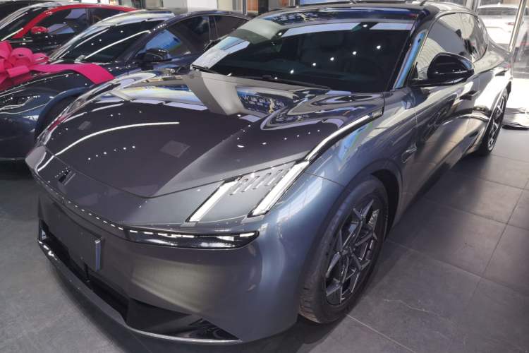 Used Lynk & Co Z10 2025 95 kWh 766 km Range Rear-Wheel Drive Max