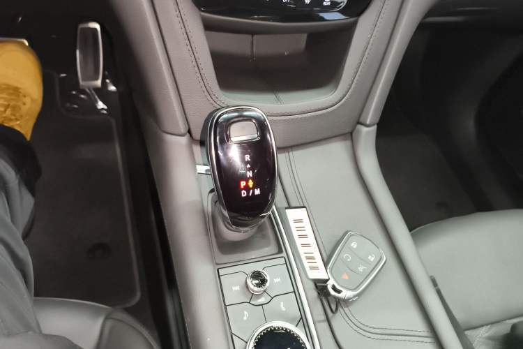 Used Cadillac XT6 2025 2.0T Six-Seater Four-Wheel-Drive Platinum Executive Black Label Version