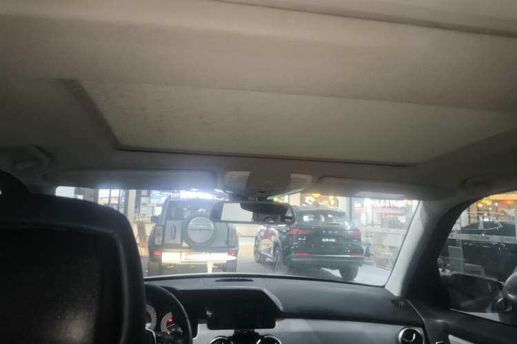 Used Mercedes-Benz GLK-Class 2013 GLK 300 4MATIC Dynamic Sunroof Model
