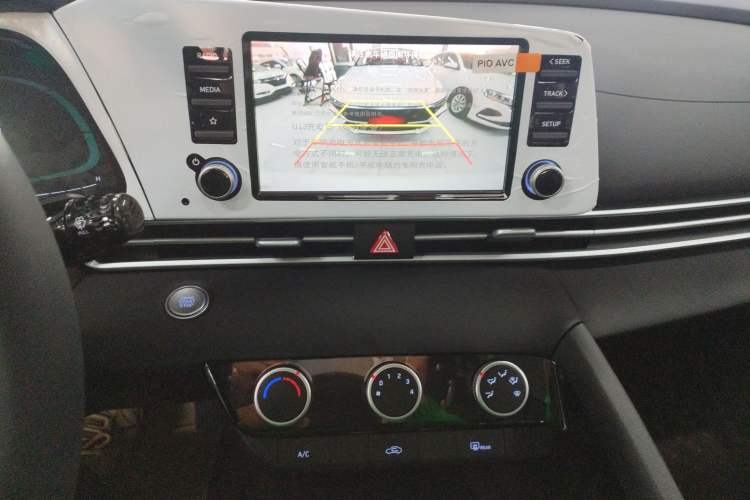 Used Hyundai Elantra 2023 1.5L CVT GLX Elite Edition Audio And AC Panel