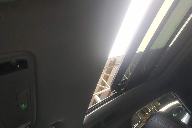 Used Lynk & Co 07 2024 EM-P 126 Long-Range Halo Headliner