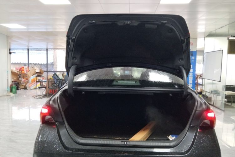 Used Toyota Avalon 2021 2.5L Luxury Edition Trunk