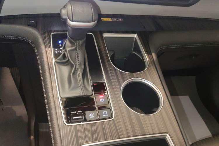 Used Toyota Granvia 2023 2.5L Hybrid Flagship VIP Edition Gear Lever