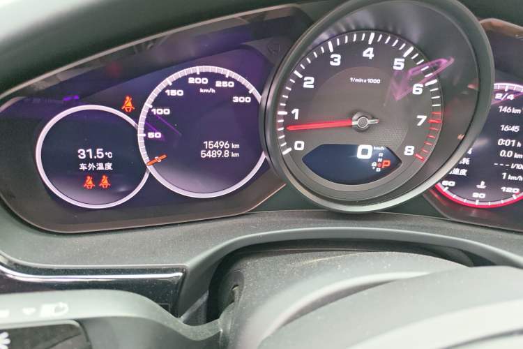 Used Porsche Panamera 2023 Panamera 2.9T Odometer Close Up