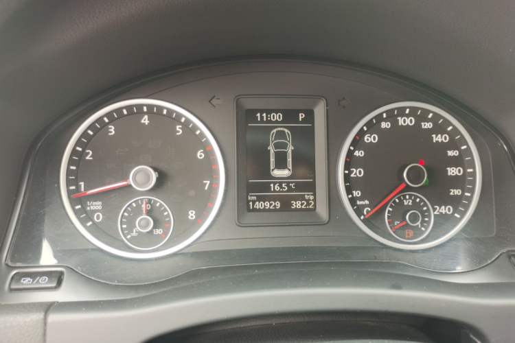 Used Volkswagen Tiguan 2016 300TSI Automatic Two-Wheel Drive Comfort Edition Instrument Cluster