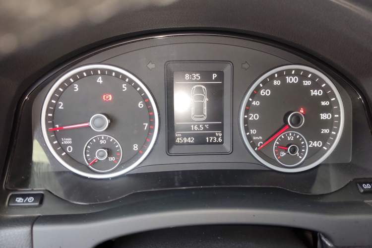 Used Volkswagen Tiguan 2017 300TSI Automatic Two-Wheel Drive Silk Road Comfort Edition Instrument Cluster