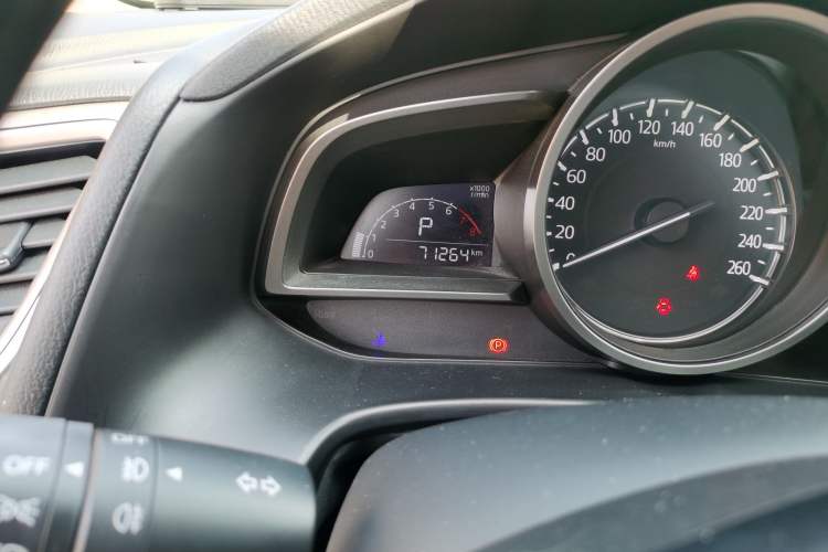 Used Mazda 3 Axela 2019 Cloud-Controlled Edition Hatchback 1.5L Automatic Luxury Model China VI Standard
