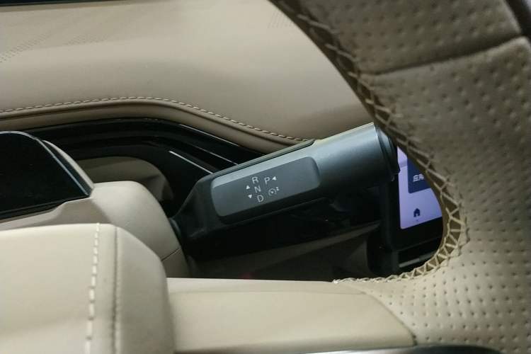 Used Hyptec HT 2024 825 Ultra-High Voltage LiDAR Edition Gear Lever