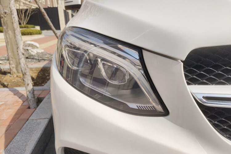 Used Mercedes-Benz GLE 2017 GLE 320 4MATIC Luxury Model Right Front Headlight