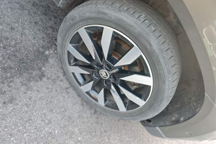 Used Skoda Karoq 2019 TSI280 SmartDrive Luxury Edition China VI standard Right Front Wheel Hub