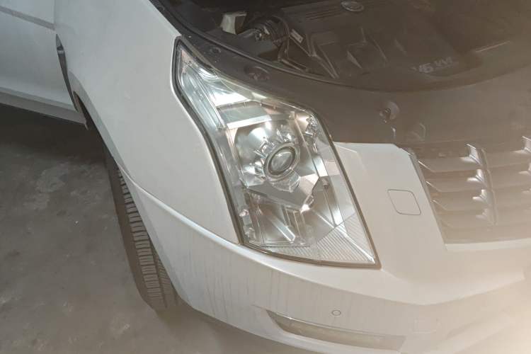 Used Cadillac SRX 2013 3.0L Flagship Model Right Front Headlight
