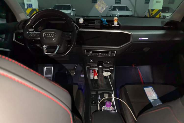 Used Audi Q3 2022 40 TFSI RS Package Performance Model Center Console