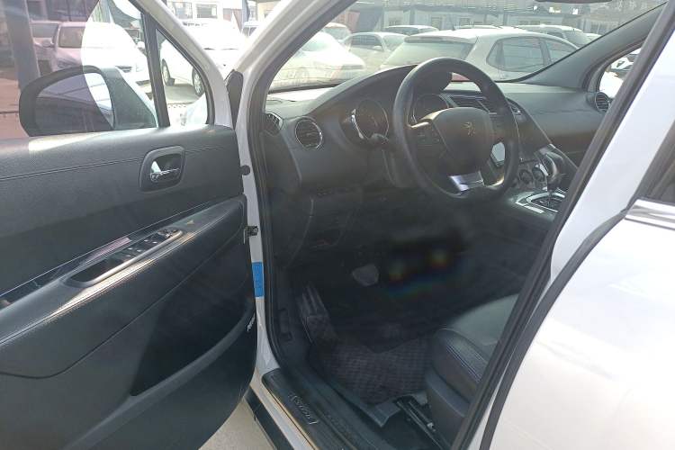 Used Peugeot 3008 2016 1.6THP Automatic Classic Edition Driver Seat
